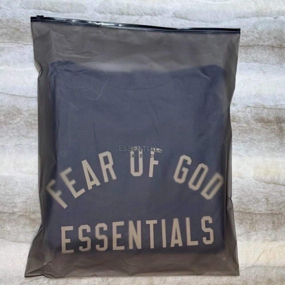 Essentials Fear of God Marine Hoodie in XXL - Picture 4 of 6